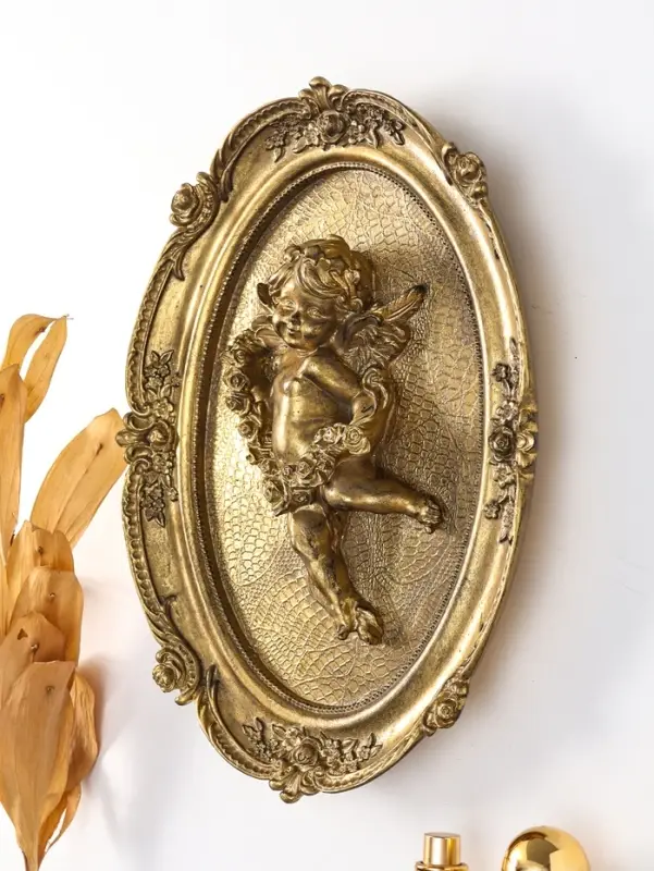 Панно интерьерное полистоун "Ангел с венком из роз" золото 21,5х4х27 см