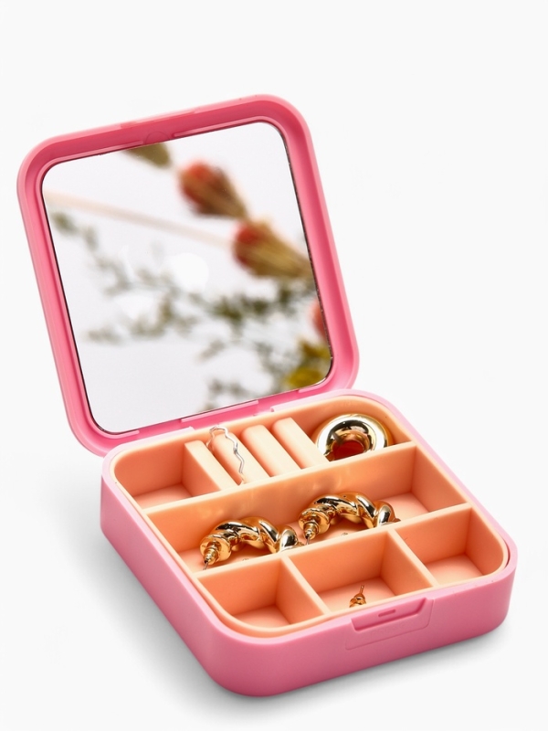 Органайзер для хранения украшений с зеркалом «Шкатулка портативная», 9*9*2,5см, цвет розовый Органайзер для хранения украшений с зеркалом «Шкатулка портативная», 9*9*2,5см, цвет розовый