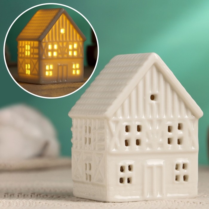 Фигура с подсветкой "Домик" 5,5х5х8см, 2/LR41