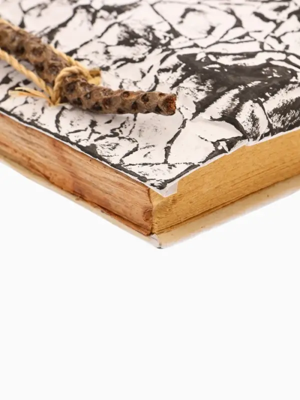 Блокнотик плетеный, 48 листов, 14х18х2 см, цв. чёрно-белый Блокнотик плетеный, 48 листов, 14х18х2 см, цв. чёрно-белый