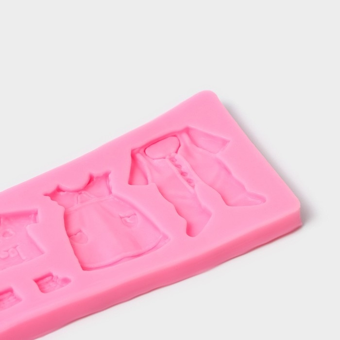 Молд для заливки «Одежда для ребёночка», силикон, 17×6,3 см, розовый Молд для заливки «Одежда для ребёночка», силикон, 17×6,3 см, розовый