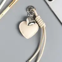 Брелок на карабине кожзам "Сердце" с узлом, белый 21х5,5х1,5 см