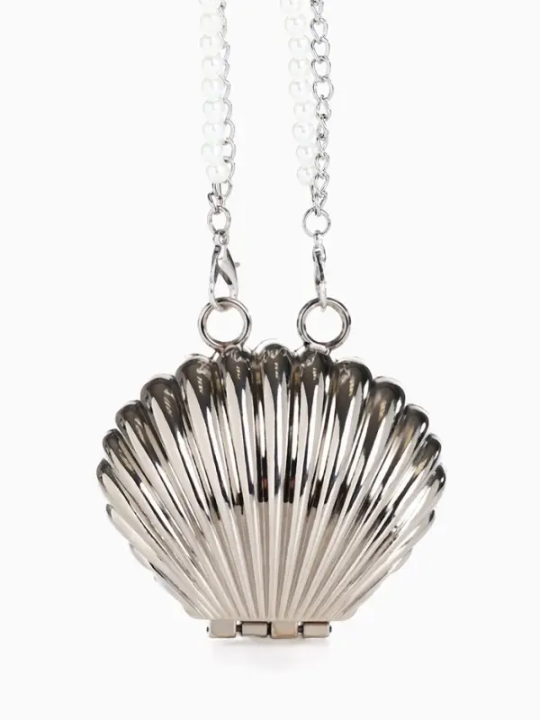 Сумка мини-клатч на магните, в форме ракушки, жёсткий корпус, на длинной цепочке, серебристая