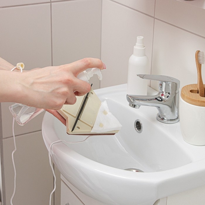 Магнитная щётка для мытья окон с двух сторон Доляна, с водосгоном, на стекло 15-26 мм Магнитная щётка для мытья окон с двух сторон Доляна, с водосгоном, на стекло 15-26 мм