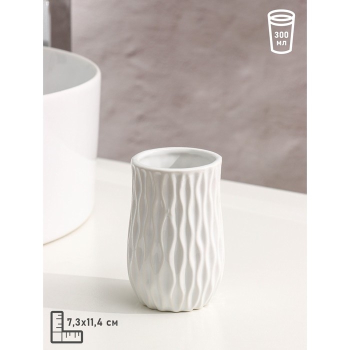 Набор аксессуаров для ванной комнаты Доляна «Течение», 4 предмета (дозатор 350 мл, мыльница, два стакана 300 мл), цвет белый Набор аксессуаров для ванной комнаты Доляна «Течение», 4 предмета (дозатор 350 мл, мыльница, два стакана 300 мл), цвет белый