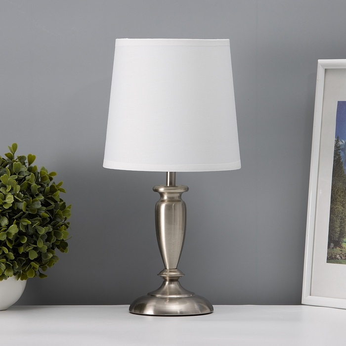 Настольная лампа с абажуром RISALUX «Флекс», Е27, 40 Вт, серебро, 17×17×35 см Настольная лампа с абажуром RISALUX «Флекс», Е27, 40 Вт, серебро, 17×17×35 см