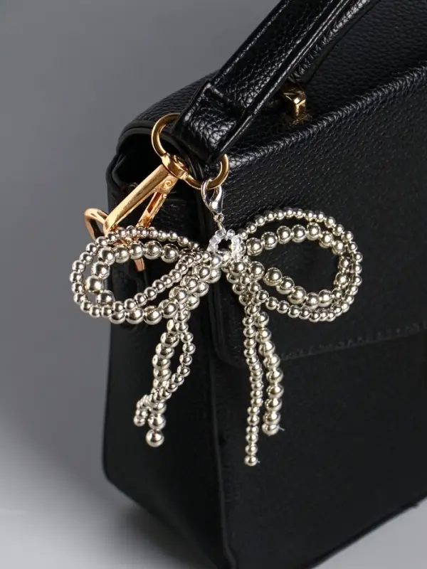 Брелок на карабине Брелок на карабине "Двойной бант" серебро, бусины d=0,4 и 0,5 см 11,5х9,5х1 см