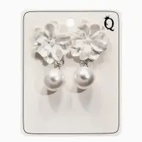 Серьги "Цветок с жемчугом", цвет белый в серебре Серьги "Цветок с жемчугом", цвет белый в серебре
