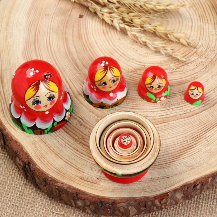 Матрёшка «Божья коровка», красный платок, 5 кукольная, 9-11 см Матрёшка «Божья коровка», красный платок, 5 кукольная, 9-11 см