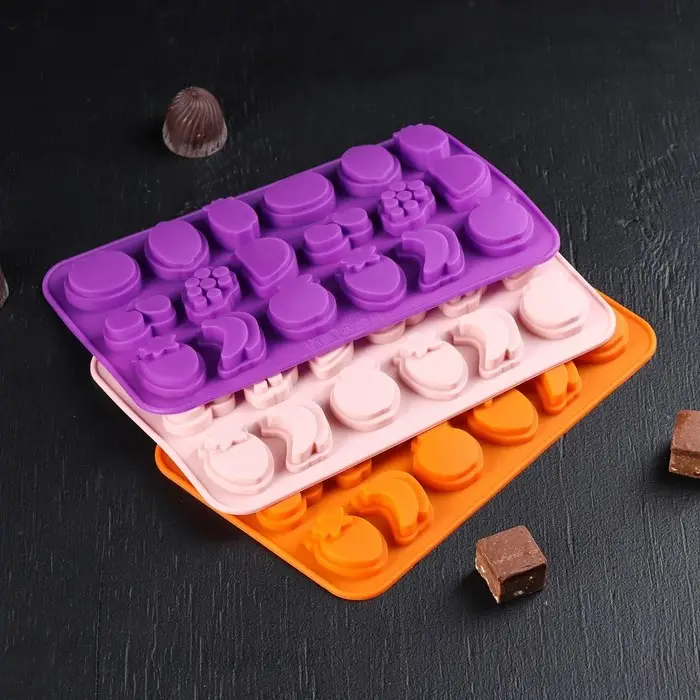 Форма для конфет и шоколада Доляна «Сочно», силикон, 21×12,5×1 см, 18 ячеек, цвет МИКС Форма для конфет и шоколада Доляна «Сочно», силикон, 21×12,5×1 см, 18 ячеек, цвет МИКС