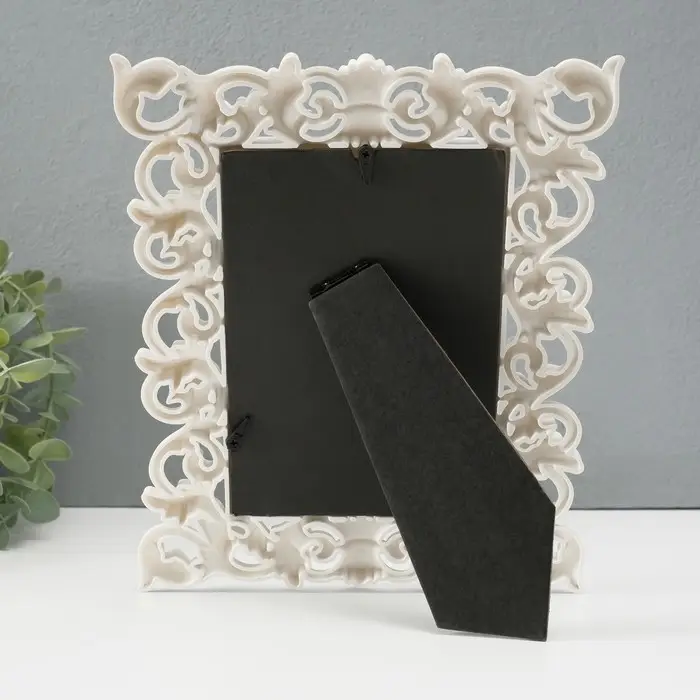 Фоторамка пластик 10х15 см Фоторамка пластик 10х15 см "Узоры из листьев" белая 23,7х19,3 см