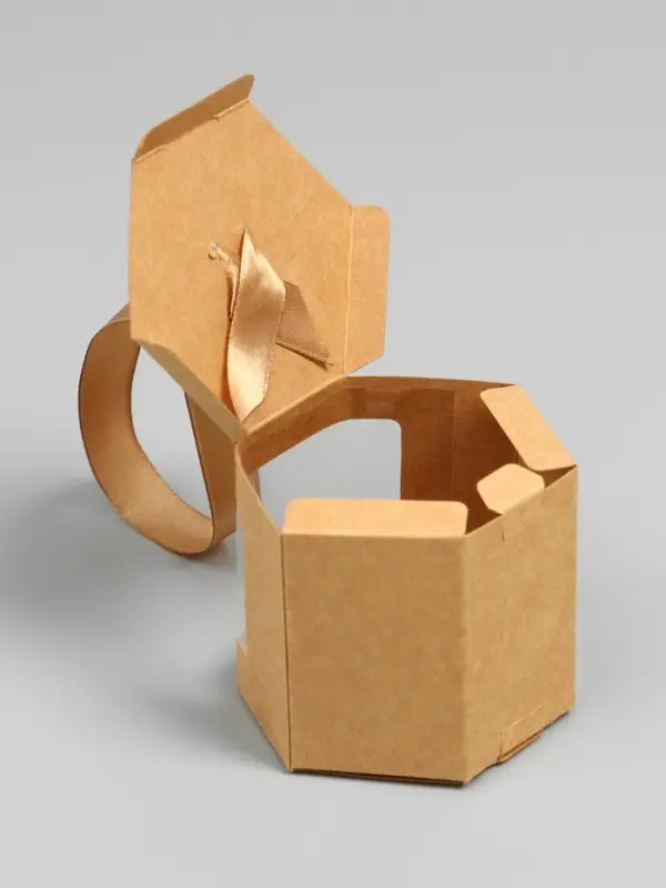 Коробка подарочная шестигранная, с окном, крафт, 12,5 х 7 х 7 см Коробка подарочная шестигранная, с окном, крафт, 12,5 х 7 х 7 см