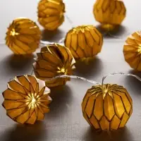 Гирлянда &laquo;Нить&raquo; 2 м с насадками &laquo;Фиолетовый фонарик&raquo;, IP20, прозрачная нить, 10 LED, от батареек АА&times;2, свечение тёплое белое