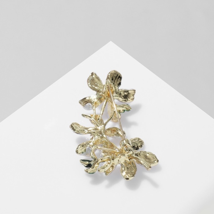 Брошь «Цветочное» трио, цвет бело-зелёный в золоте Брошь «Цветочное» трио, цвет бело-зелёный в золоте