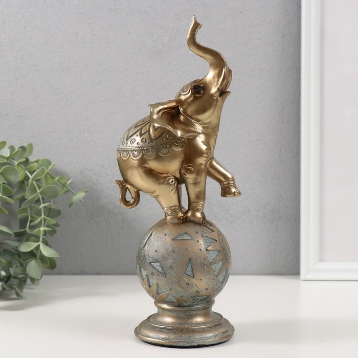 Сувенир полистоун Сувенир полистоун "Слон на шаре с узорами" бронза с патиной 9,5х8х25,5 см