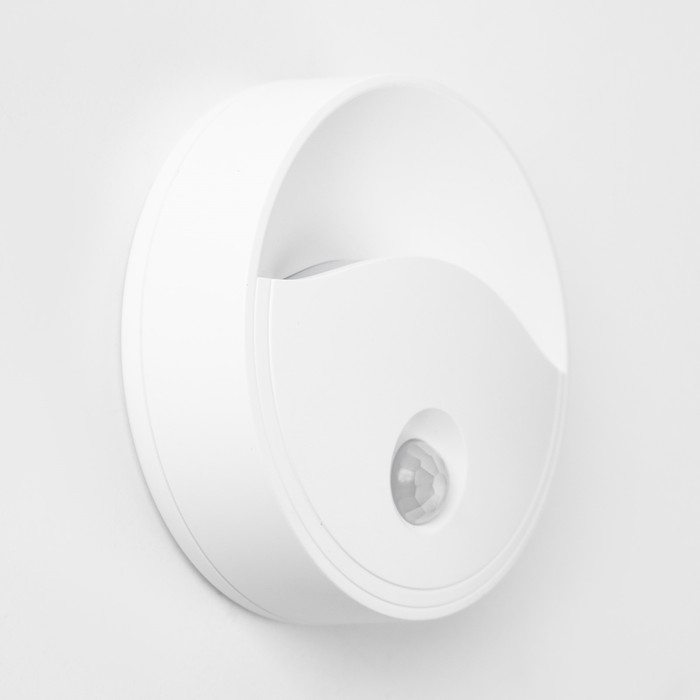 Фонарь-светильник, 50 лм, 3 ААА, магнит, клейкая основа, датчик движения, 8 х 2.5 см Фонарь-светильник, 50 лм, 3 ААА, магнит, клейкая основа, датчик движения, 8 х 2.5 см