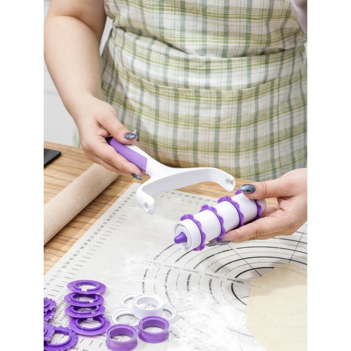 Валик для нарезки теста Доляна «Лепота», 12,5×3×19 см, 4 насадки, цвет белый Валик для нарезки теста Доляна «Лепота», 12,5×3×19 см, 4 насадки, цвет белый