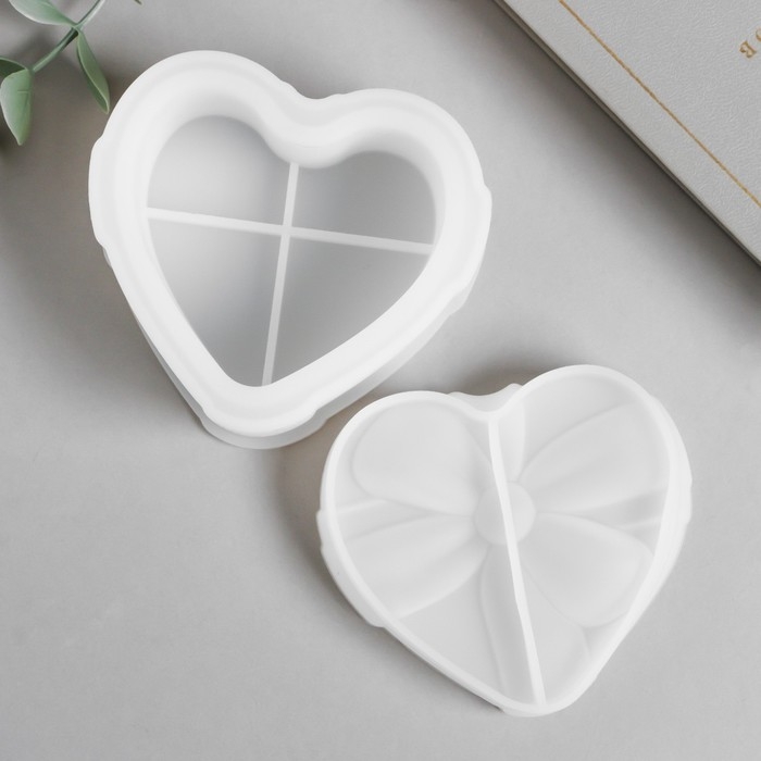 Молд силикон "Шкатулка - бантик сердце" с крышкой 8,4х9,7х6,7 см