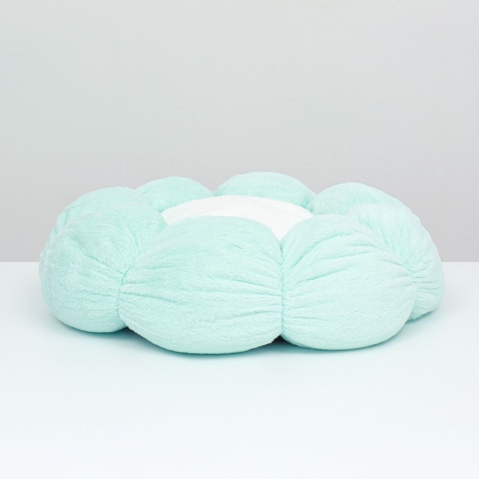 Лежанка для животных  Лежанка для животных "Облако", 55 см, бело-мятная