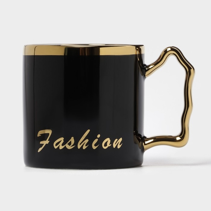 Чайная пара керамическая «Роскошь», 3 предмета: кружка 250 мл, блюдце 23,5×13 см, ложка, цвет чёрный Чайная пара керамическая «Роскошь», 3 предмета: кружка 250 мл, блюдце 23,5×13 см, ложка, цвет чёрный