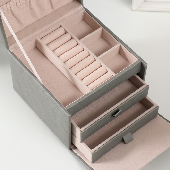 Шкатулка кожзам для украшений  Шкатулка кожзам для украшений "Золотой бантик" серая 15х15х12,7 см