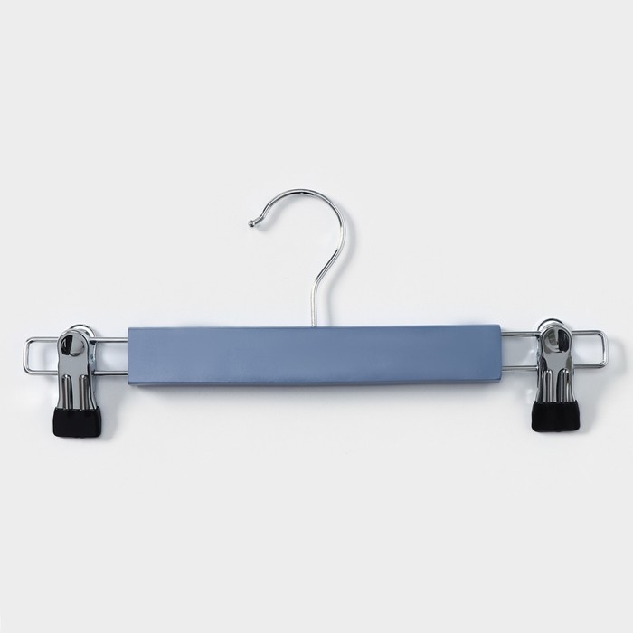 Вешалки для брюк и юбок LaDо́m Brillant, 28×12×2,3 см, 2 шт, деревянные, с зажимами, цвет синий Вешалки для брюк и юбок LaDо́m Brillant, 28×12×2,3 см, 2 шт, деревянные, с зажимами, цвет синий