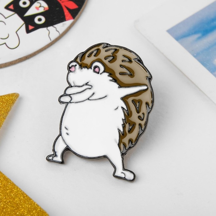 Значок «Ёж» хайп, цвет бело-коричневый в чёрном металле Значок «Ёж» хайп, цвет бело-коричневый в чёрном металле