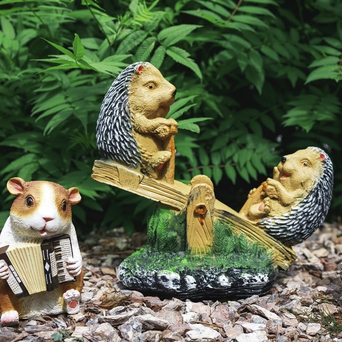 Садовая фигура "Ёжик на качелях" 35х15х28см