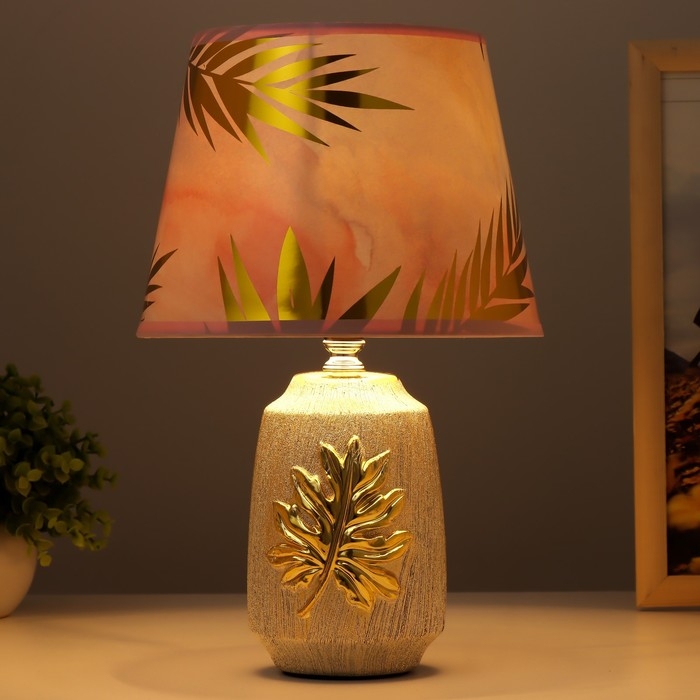 Настольная лампа Настольная лампа "Монстера" E14 40Вт золото 20х20х30 см RISALUX