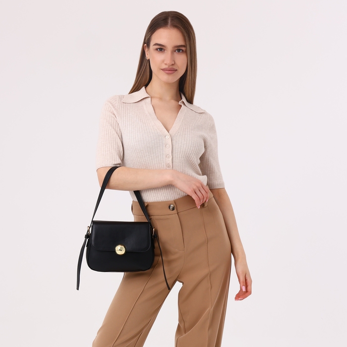 Сумка-мессенджер на магните, цвет чёрный Сумка-мессенджер на магните, цвет чёрный