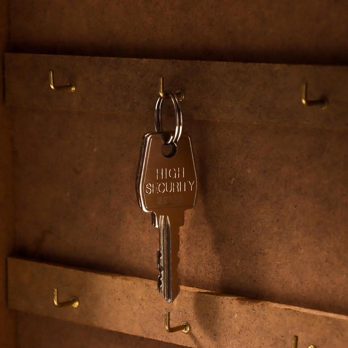 Ключница дерево 6 крючков Ключница дерево 6 крючков "Кактусы в горшочках. Home" 26,8х21,7х6 см