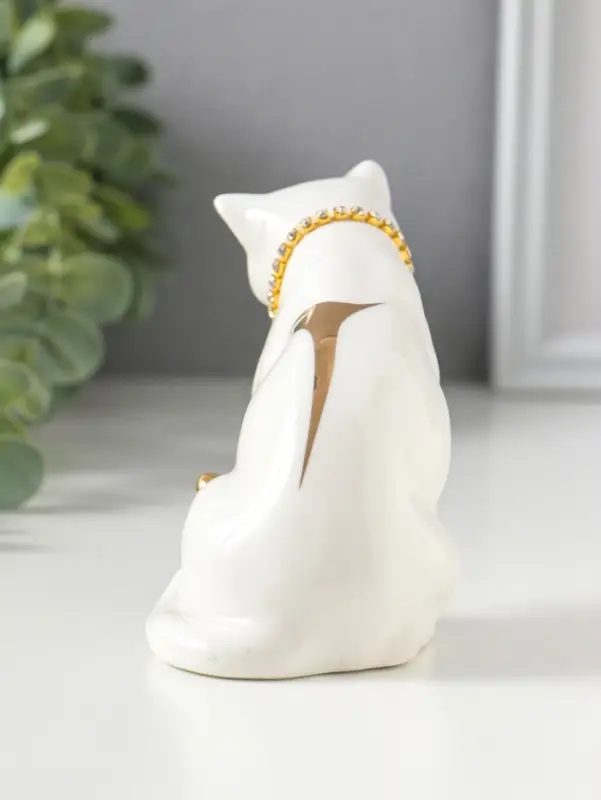 Фигурка керамика &laquo;Белая кошечка с ожерельем&raquo;, с золотом, стразы, 10.2 см