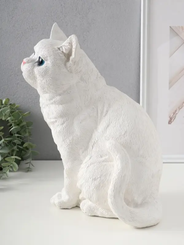 Фигурка (гипс) Кошка Белая окраска. Высота 31,5 см, Ширина 16 см, Длина 24 см.