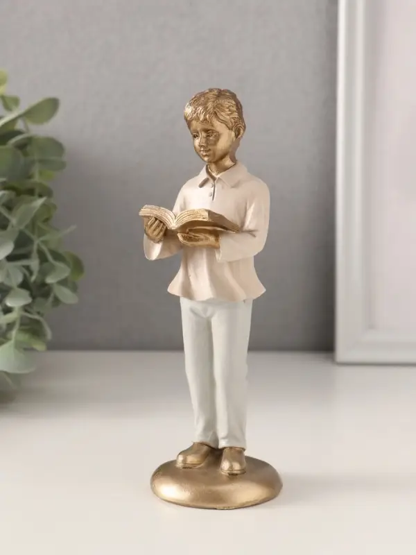 Фигурка полистоун &laquo;Мальчишка с книгой&raquo;, 5.5&times;5.5&times;16 см