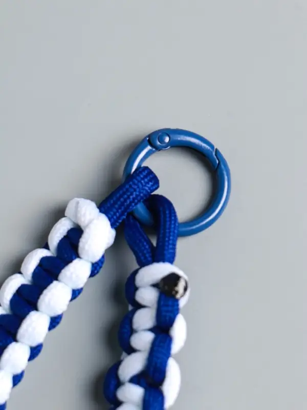 Брелок на карабине Брелок на карабине "Паракорд" шнур 0,5 см сине-белый 14,5х1,8х0,8 см