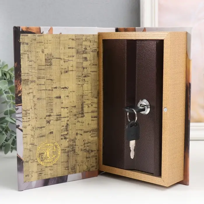 Шкатулка книга - сейф &laquo;Профиль девушки&raquo;, дерево и искусственная кожа, с замком, 21&times;13&times;5 см