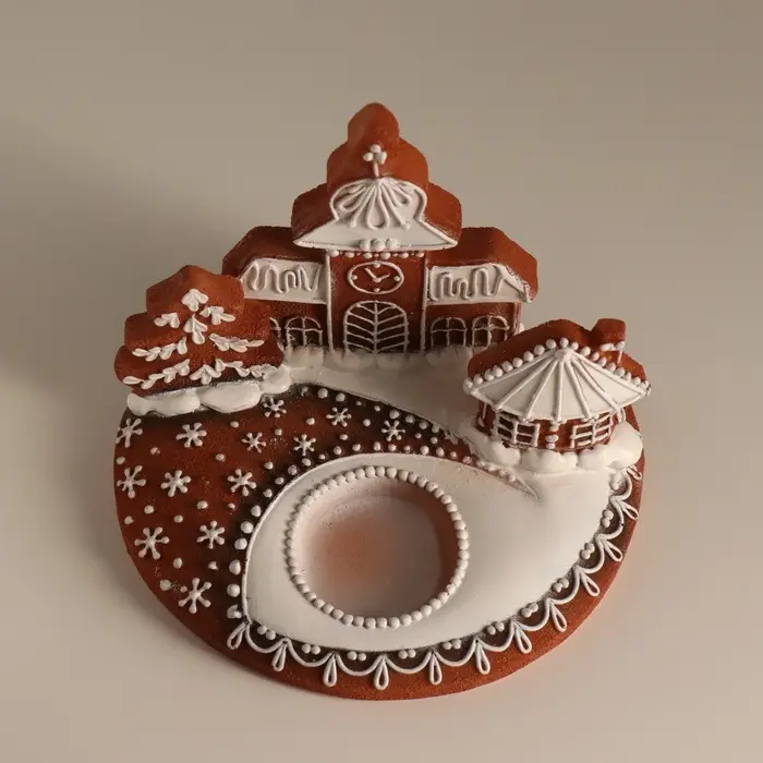 Подсвечник на 1 свечу &laquo;Новогодняя часовня из имбирных пряников&raquo;, 15&times;11.5&times;12.5 см