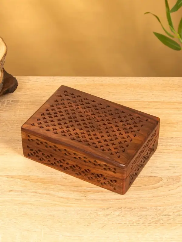 Шкатулка резная "Холи" 18х13х6 см, дерево шишам