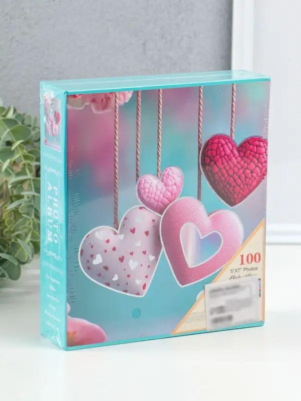 Фотоальбом на 100 фото 13х18 см "Сердца на веревочках" в коробке 5х18х20,5 см