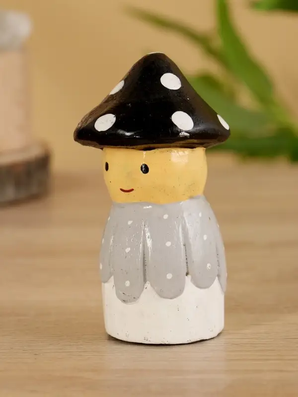 Сувенир  Сувенир "Гномик" дерево 5,5х5,5х10 см, цв. чёрно-серый