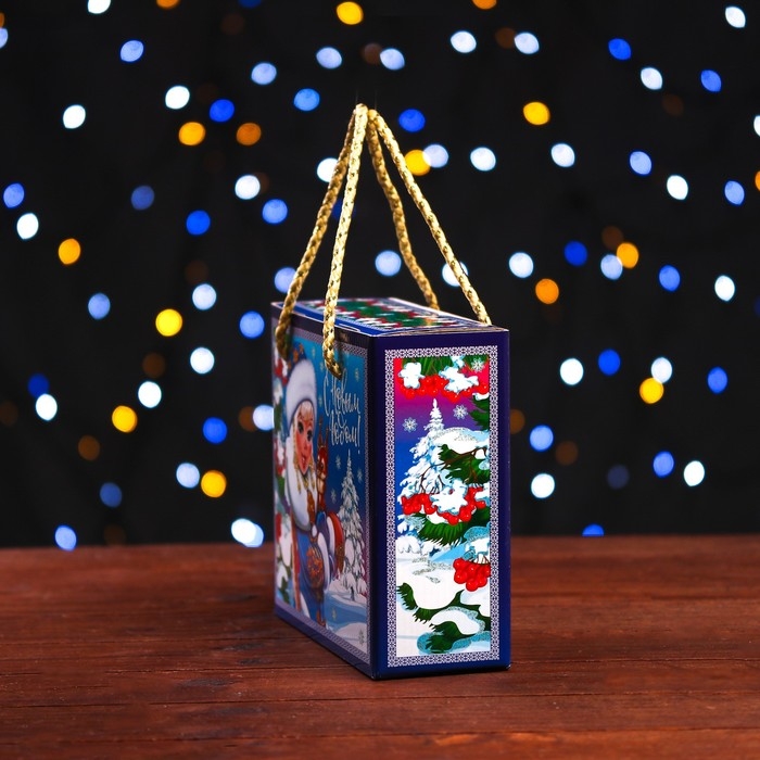 Новый год. Подарочная коробка Новый год. Подарочная коробка"Дед Мороз и Снегурочка" 20,4 х 7,6 х 17,5 см.