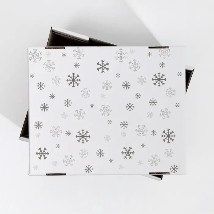 Коробка подарочная новогодняя складная Let it snow, 31&times;25.5&times;16 см, Новый год