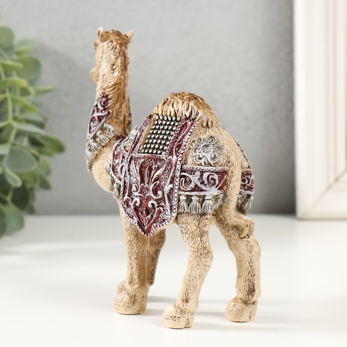 Сувенир полистоун  Сувенир полистоун "Пустынный верблюд с попоной" 11,7х4,7х13,5 см