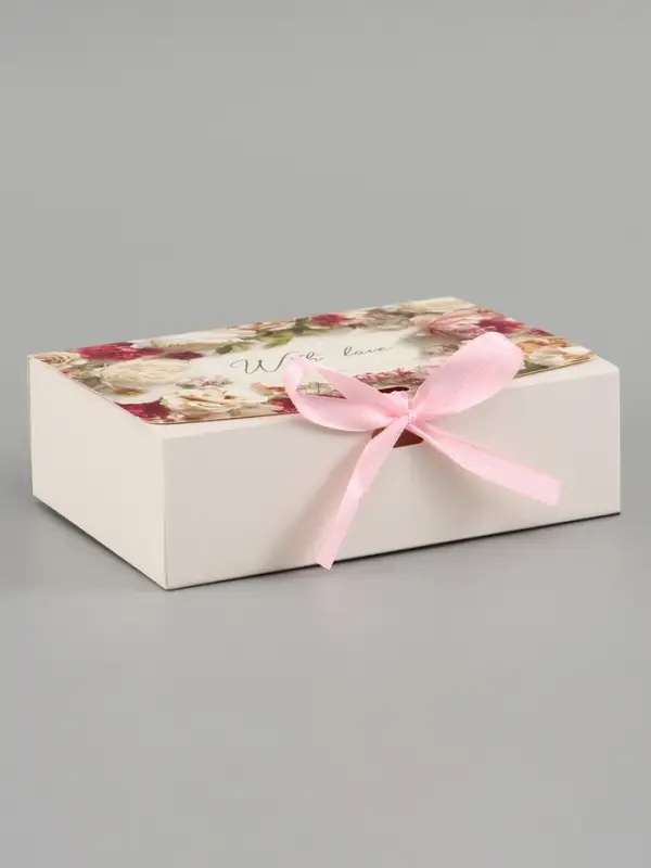 Коробка подарочная самосборная With love, 16.5&times;12&times;5 см, с лентой