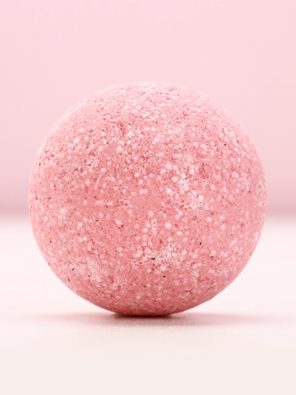 Бомбочка для ванны с лепестками роз «С 8 Марта!», 120 г, ЧИСТОЕ СЧАСТЬЕ