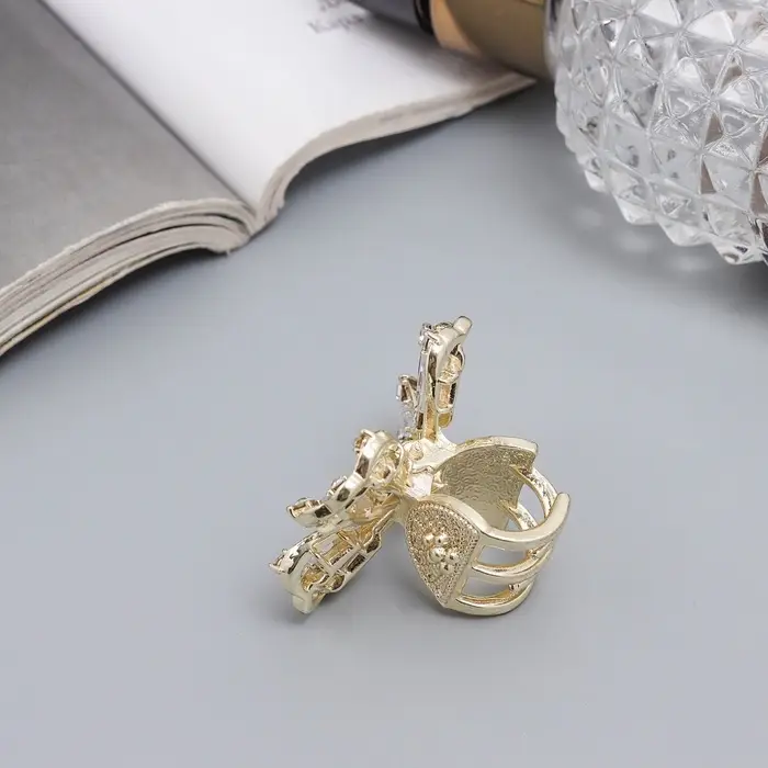 Крабик для волос &laquo;Доротеа&raquo;, бабочка элит, 3.5 см, золотистый