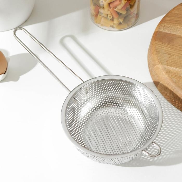 Дуршлаг из нержавеющей стали «Марко», d=16,5 см, длинная ручка, цвет хромированный Дуршлаг из нержавеющей стали «Марко», d=16,5 см, длинная ручка, цвет хромированный