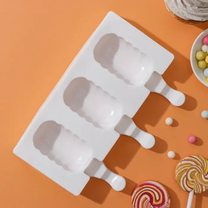 Форма для мороженого «Эскимо волна», силикон, 19.4×13 см, 3 ячейки (7×4 см), МИКС Форма для мороженого «Эскимо волна», силикон, 19.4×13 см, 3 ячейки (7×4 см), МИКС