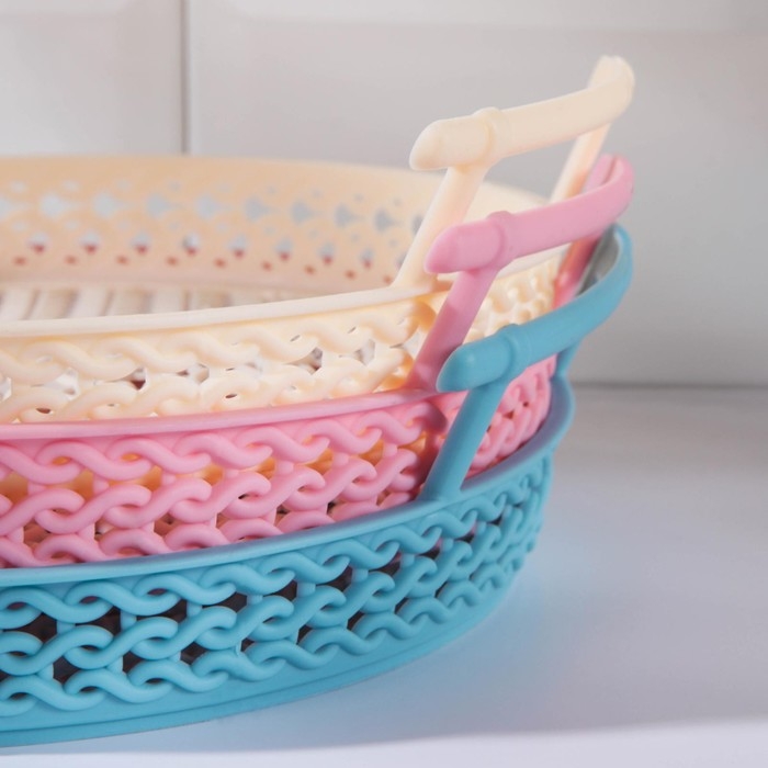 Поднос пластиковый с ручками «Петли», 22,5×6 см, цвет МИКС Поднос пластиковый с ручками «Петли», 22,5×6 см, цвет МИКС