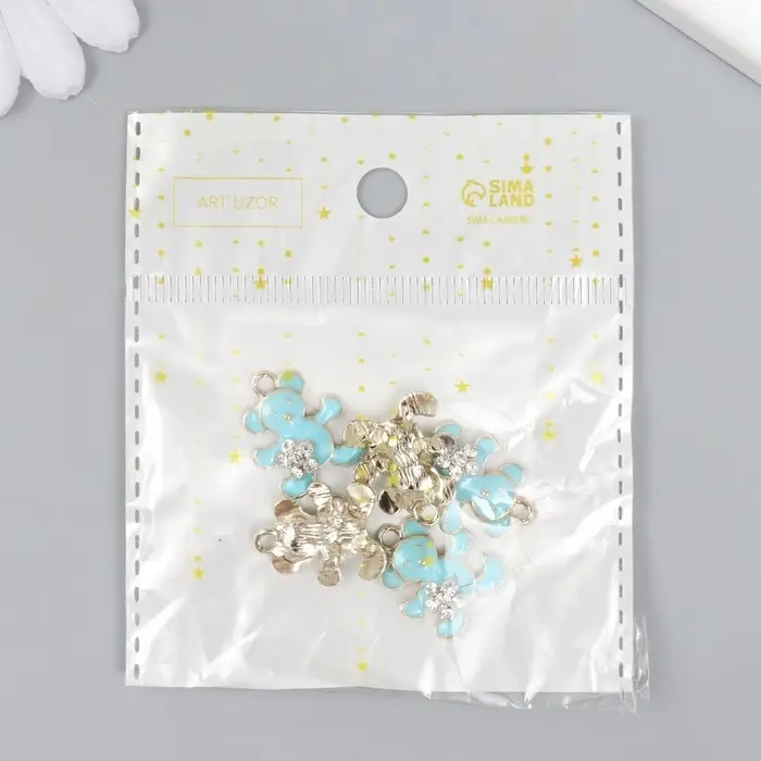 Декор для творчества металл, эмаль, стразы "Мишка с цветочком" голубой, золото 0,5х1,7х2 см   989119